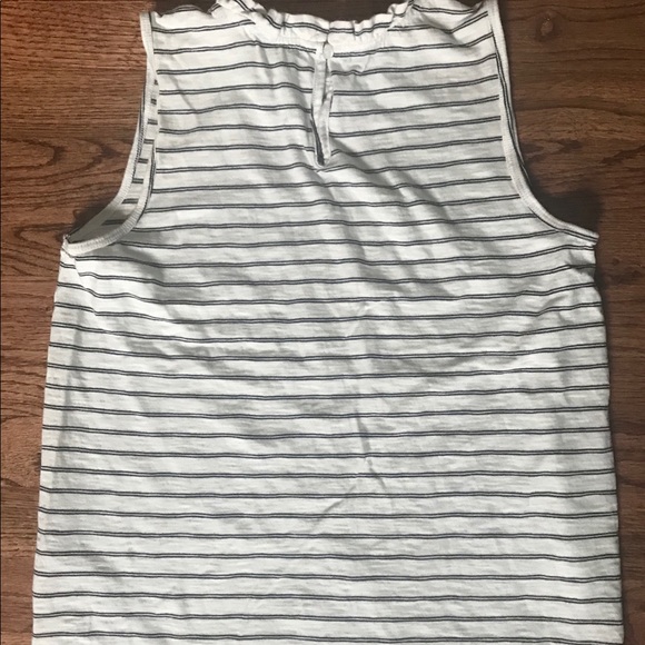 Anthropologie T.La sleeveless shirt - Picture 4 of 4